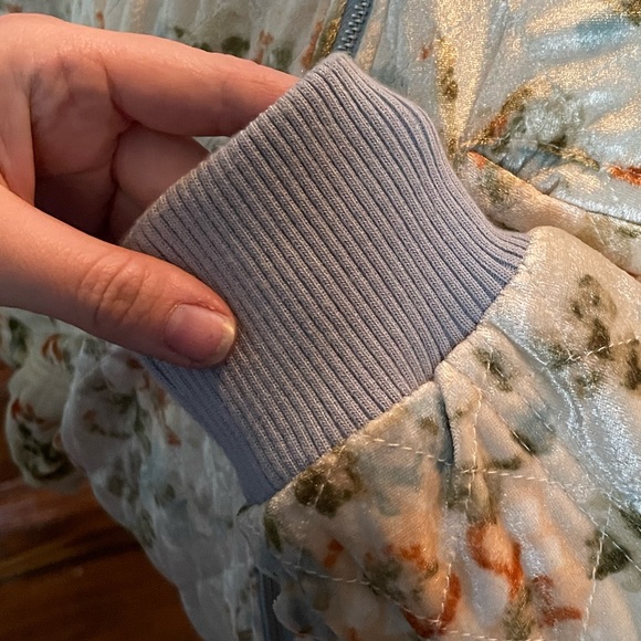 Urban Outfitters Quilted Floral Jacket, Sky Blue Size S Never Worn! - Picture 13 of 13